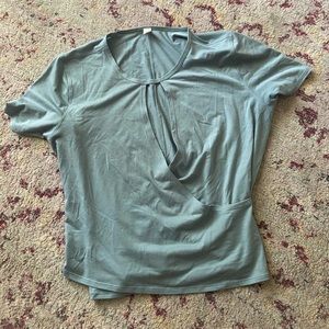 Lululemon crop top